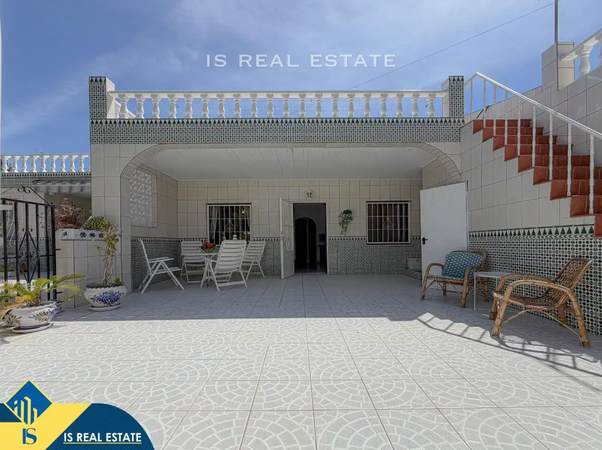 Vista exterior de Casa o chalet en venta en Torrevieja con Calefacción, Terraza y Amueblado