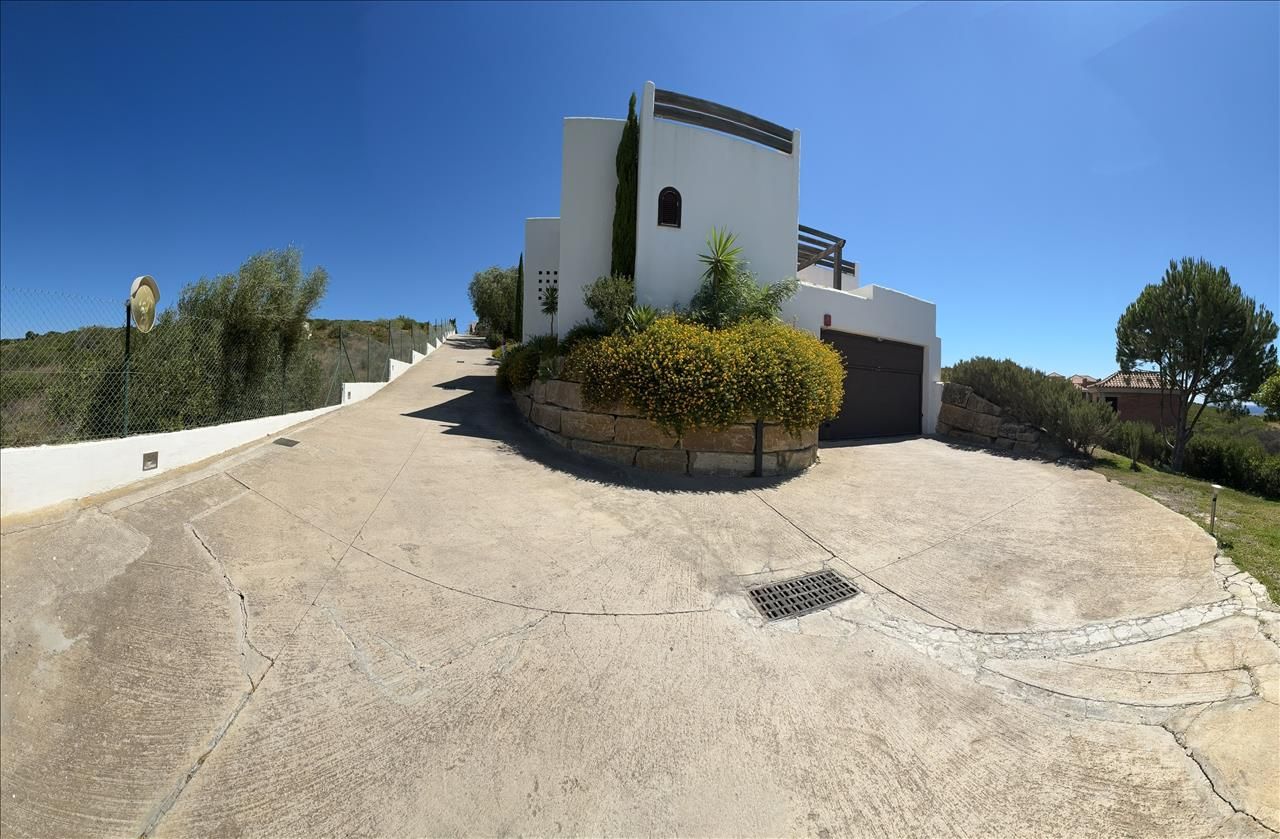 Exterior view of Garage for sale in Casares