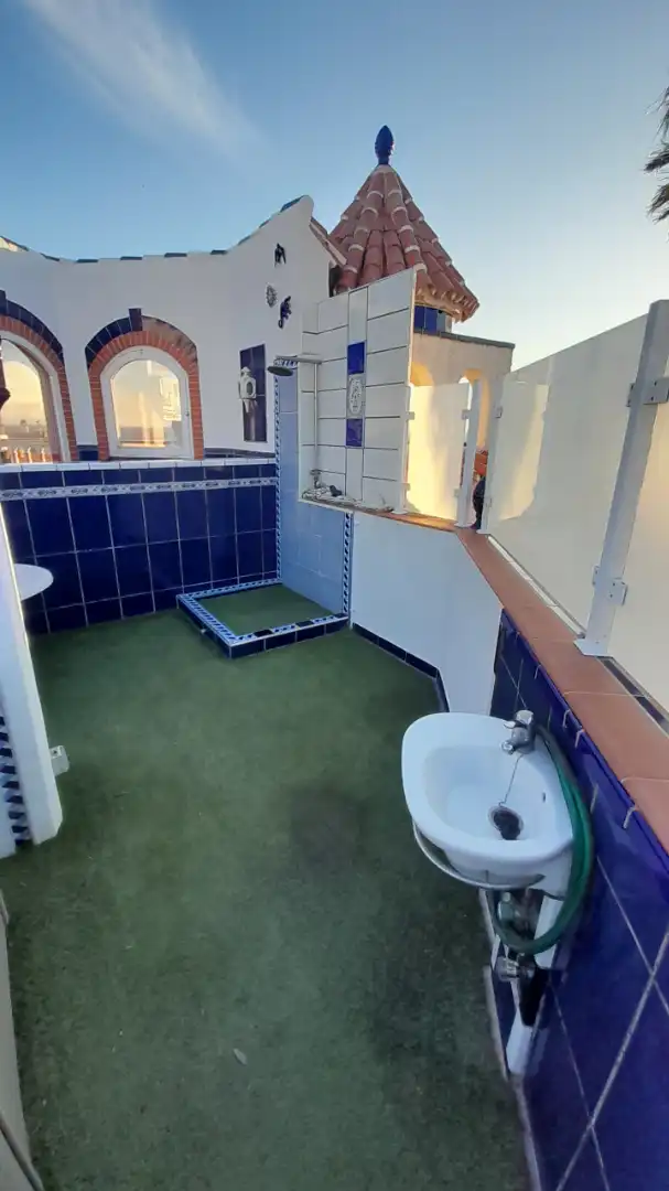 Bany de Casa o xalet en venda en Vélez-Málaga amb Aire condicionat, Calefacció i Jardí privat