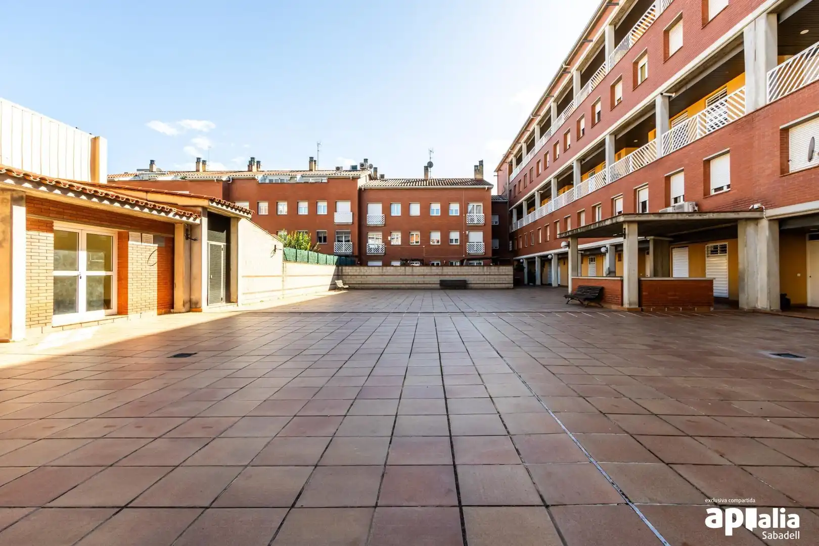 Vista exterior de Dúplex en venta en Sabadell con Aire acondicionado, Calefacción y Alarma