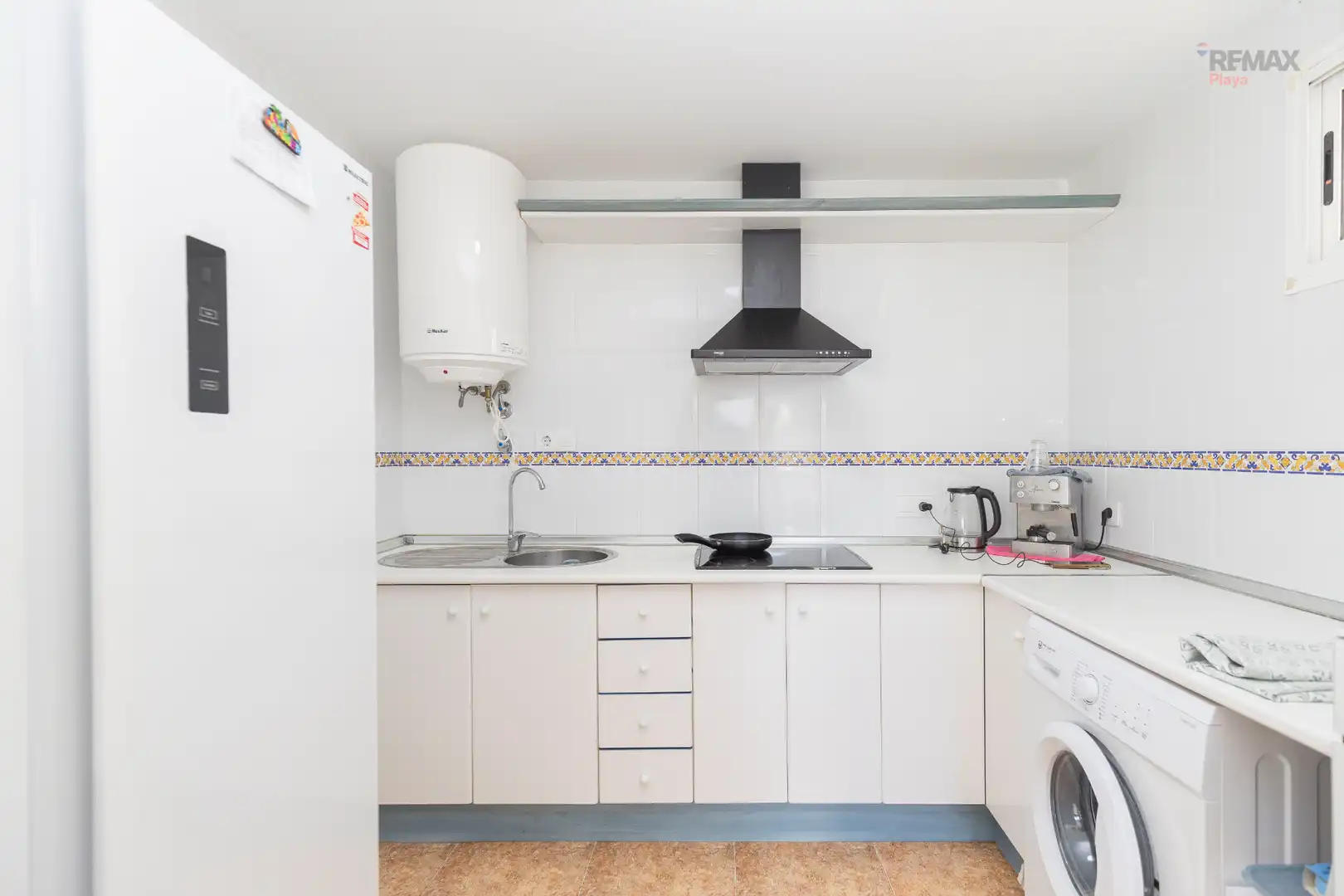 Terraced house with pool for sale in Calle Magallanes 142, imagen 13