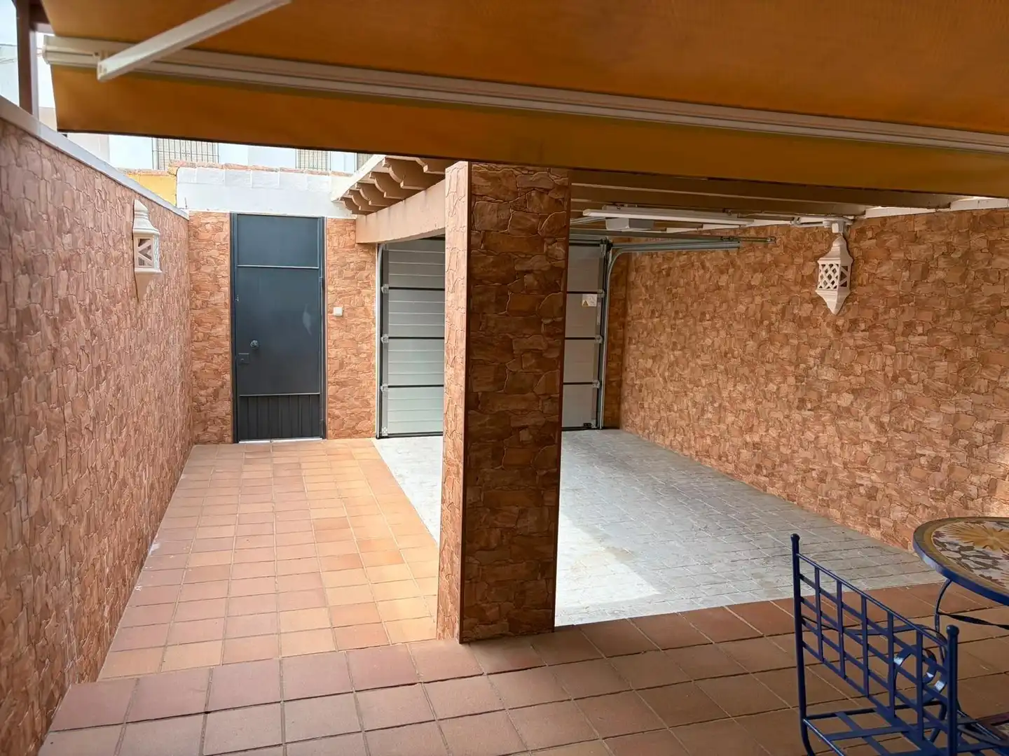 Terraced house with pool for sale in Paseo de las Palmeras, imagen 5