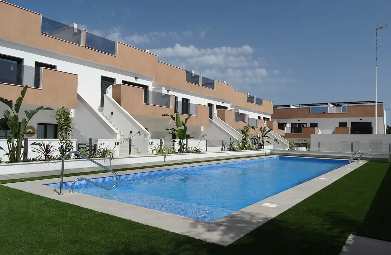 Piscina de Apartamento en venta en Pilar de la Horadada con Aire acondicionado, Calefacción y Terraza