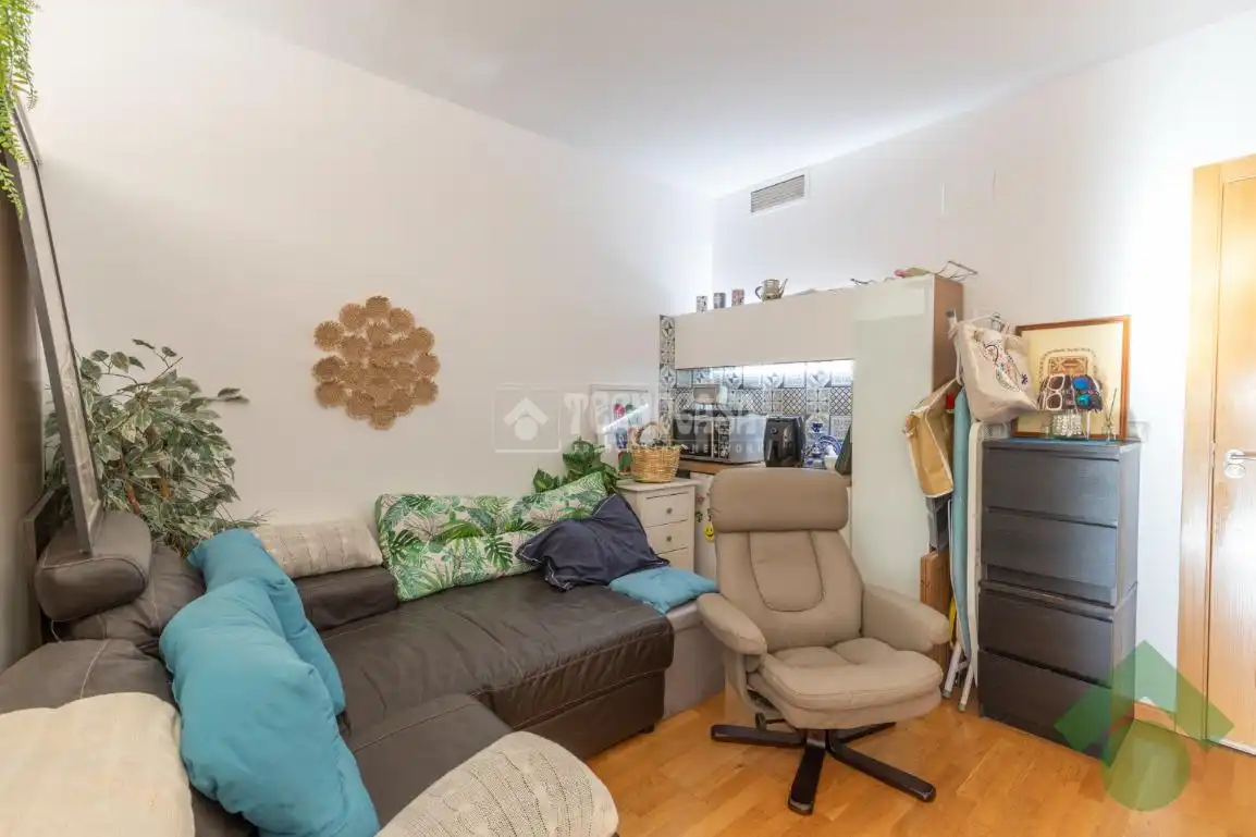 Habitación de Piso en venta en Granada con Aire acondicionado, Calefacción y Piscina comunitaria