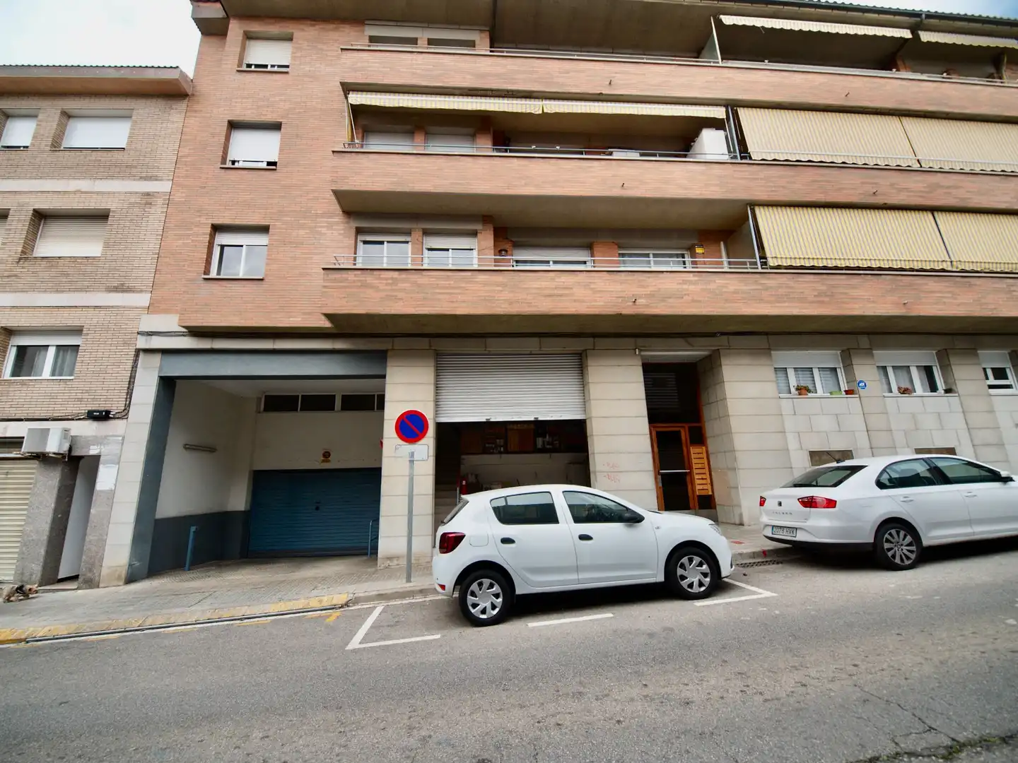 Vista exterior de Local en venta en Terrassa