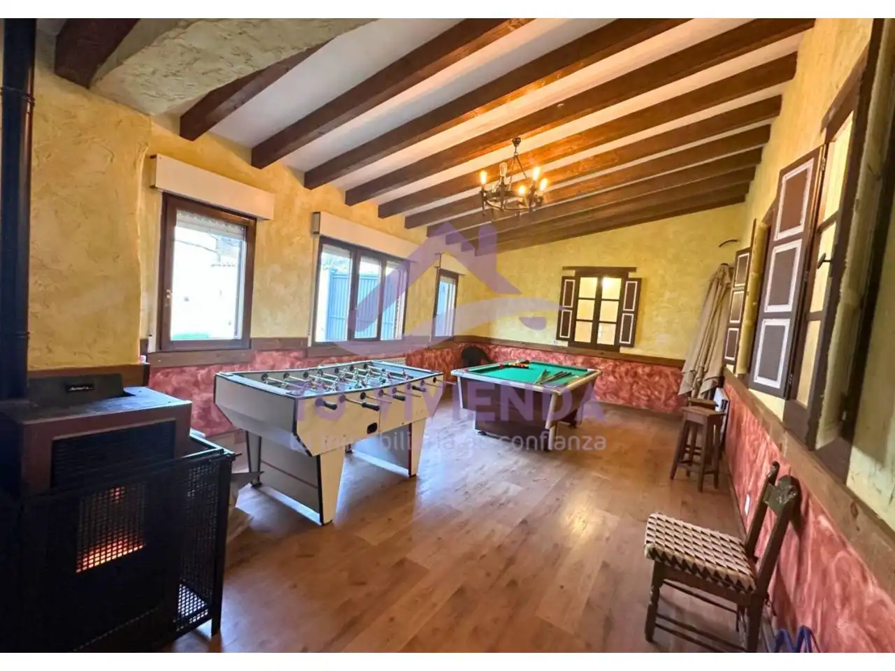 Casa o chalet en venta en Bustillo de la Vega con Jardín privado, Piscina y Amueblado