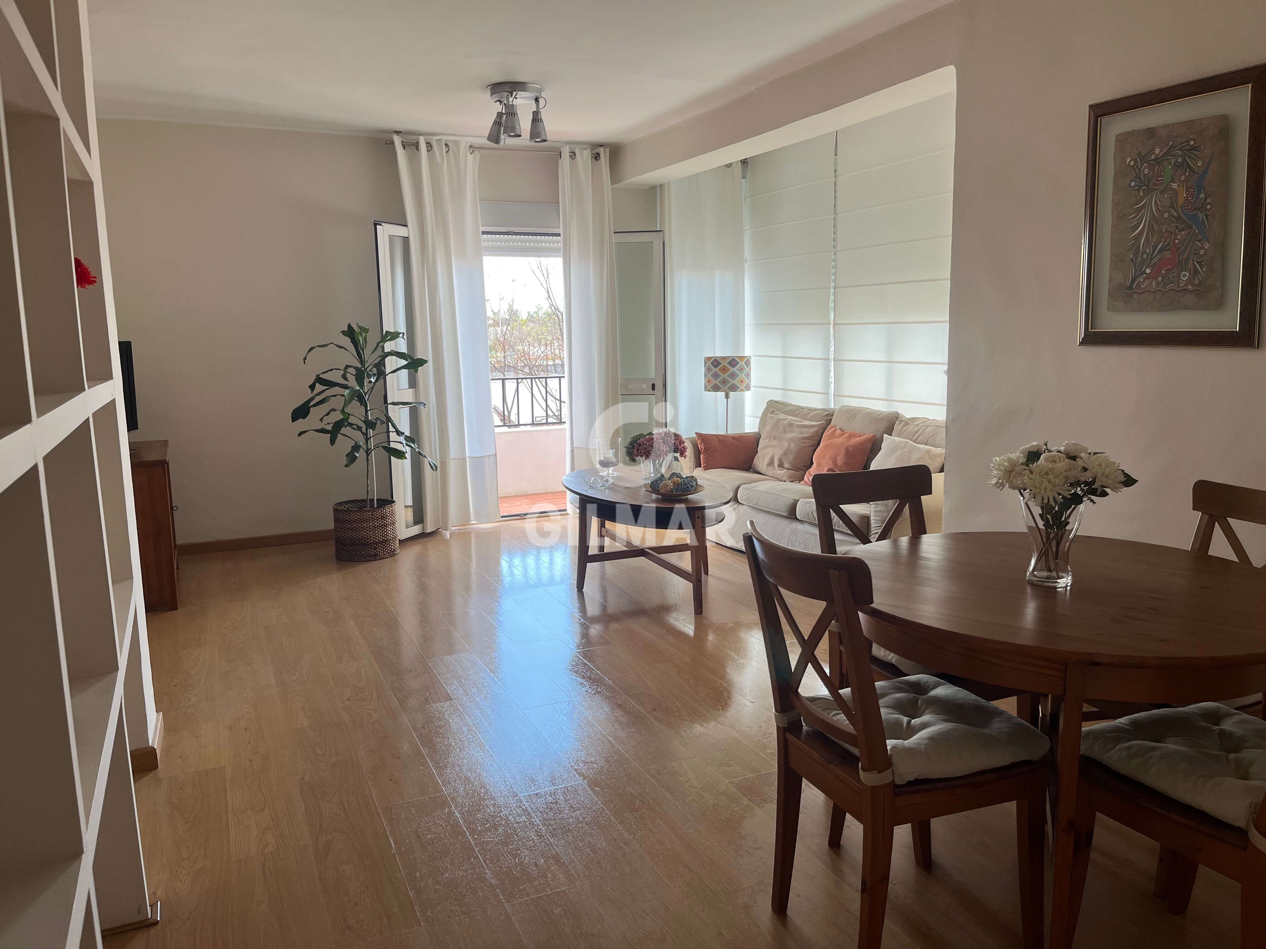 Sala d'estar de Pis de lloguer en  Sevilla Capital amb Moblat i Balcó