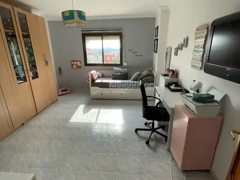 Habitación de Casa adosada en venta en Los Barrios con Balcón