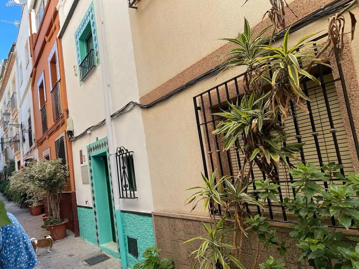 Vista exterior de Casa adosada en venda en Almuñécar amb Terrassa, Moblat i Microones