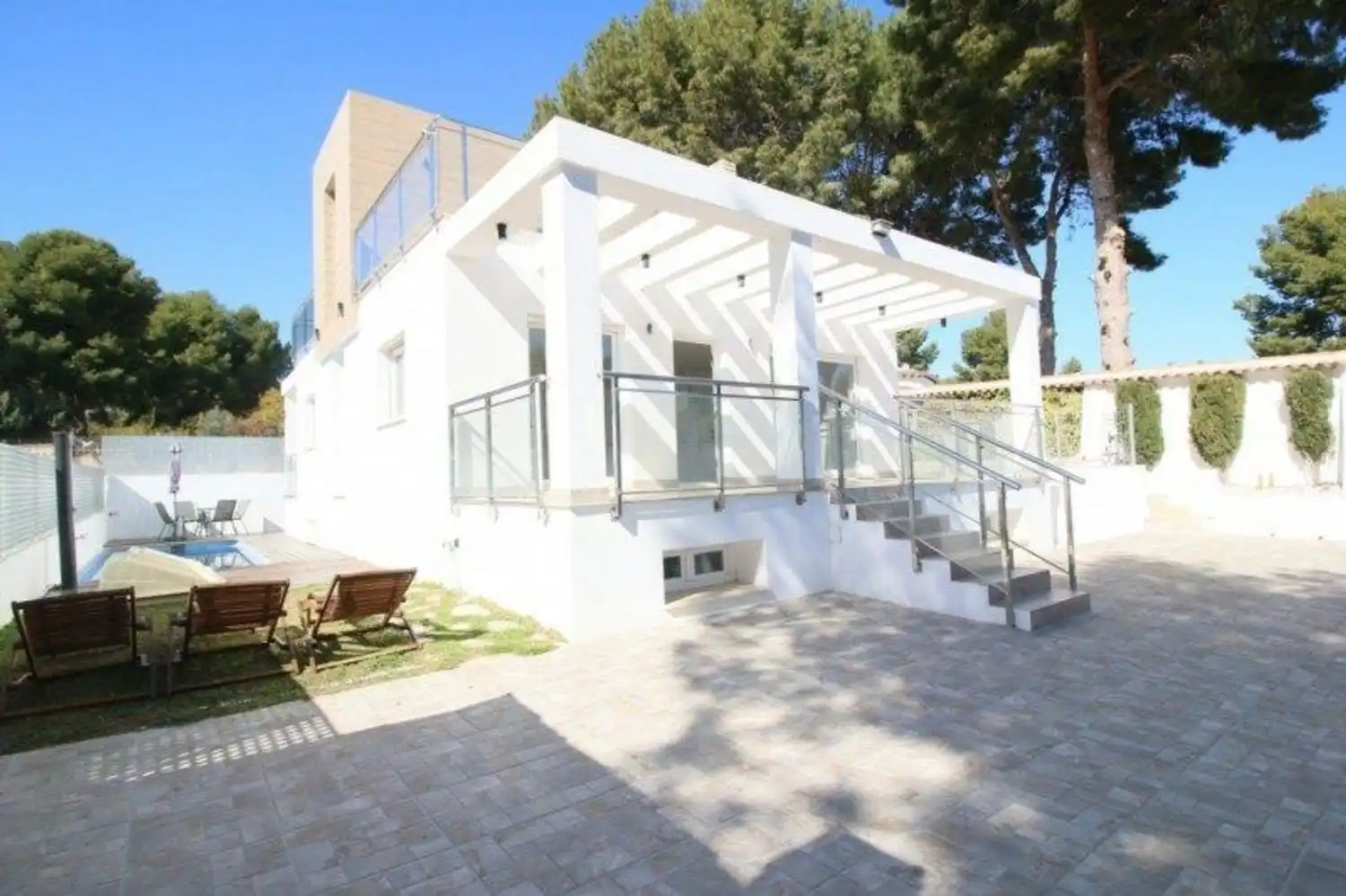 Maison à vendre à Coloma