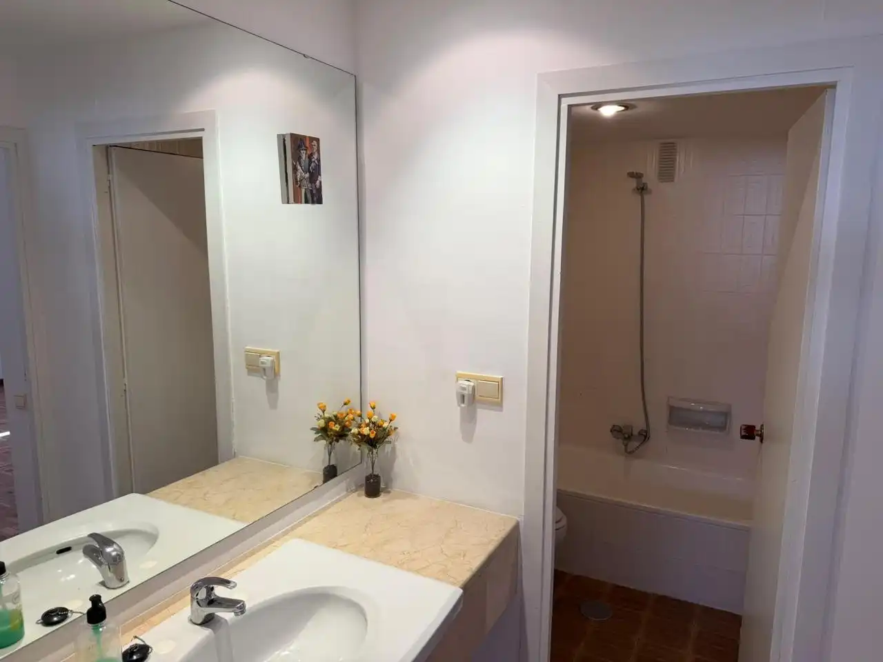 Badezimmer von Wohnung zur Miete in Ciudad Lineal
