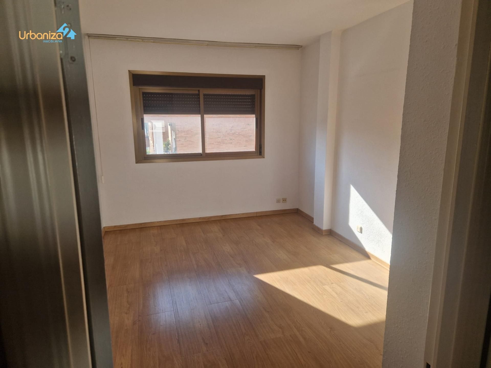 Habitación de Piso en venta en Badajoz Capital con Terraza y Balcón