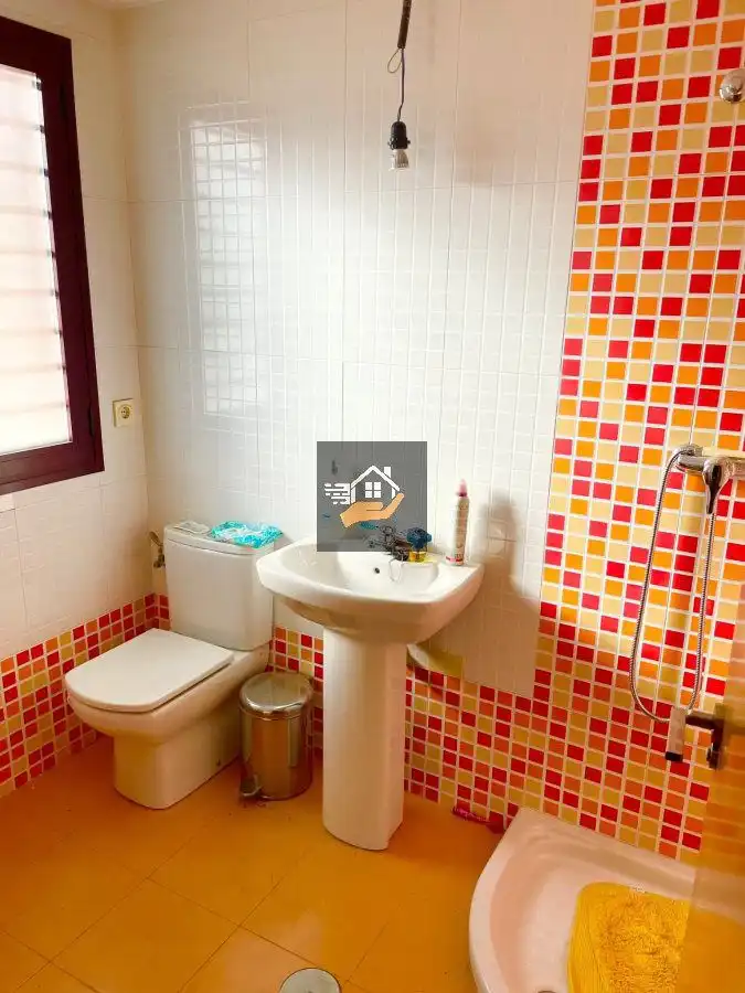 Badezimmer von Wohnung zur Miete in Murcia mit Heizung und Balkon