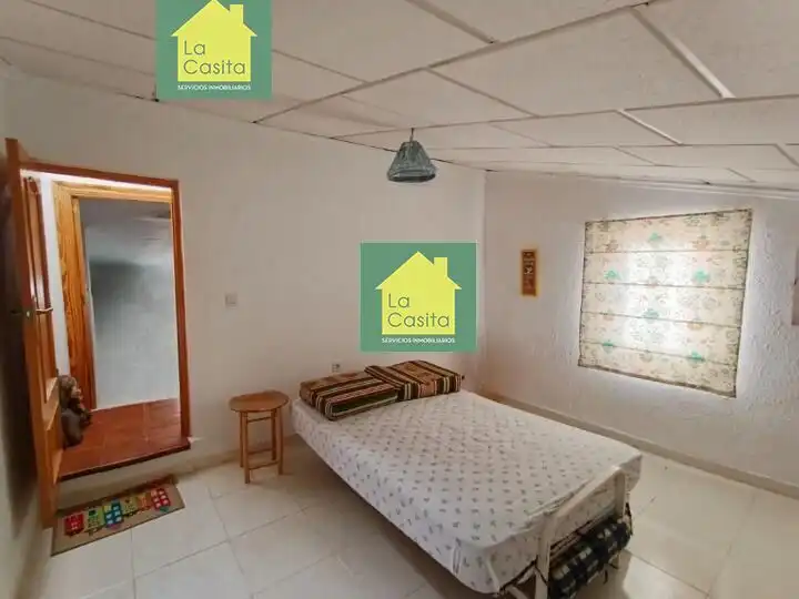 Dormitori de Casa o xalet en venda en Albacete amb Aire condicionat, Jardí privat i Traster
