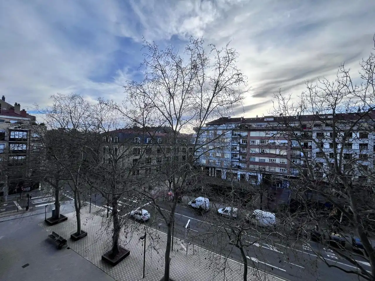Vista exterior de Pis en venda en Vitoria - Gasteiz amb Calefacció, Parquet i Terrassa