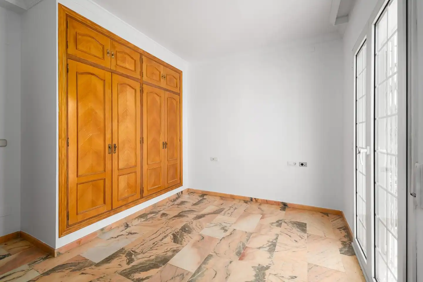Dormitori de Casa o xalet en venda en Málaga amb Jardí privat, Terrassa i Piscina