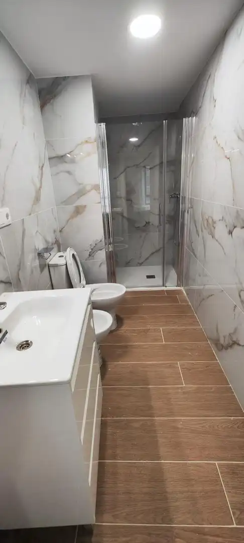 Bany de Pis de lloguer en Castellón de la Plana / Castelló de la Plana amb Balcó