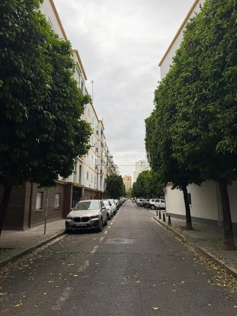 Exterior view of Flat for sale in Sevilla  with Air Conditioner