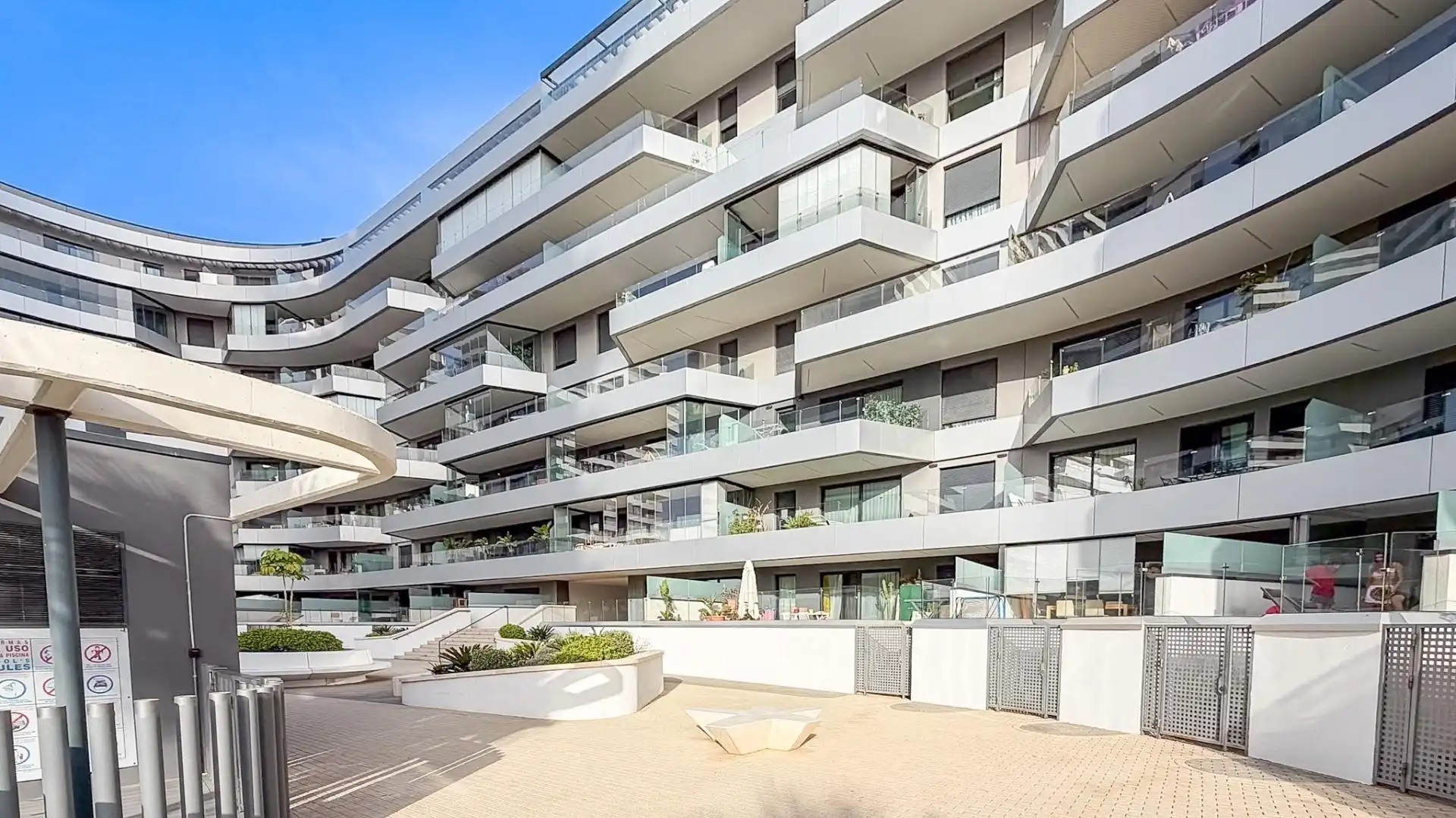Außenansicht von Wohnung zur Miete in Málaga mit Klimaanlage, Heizung und Privatgarten