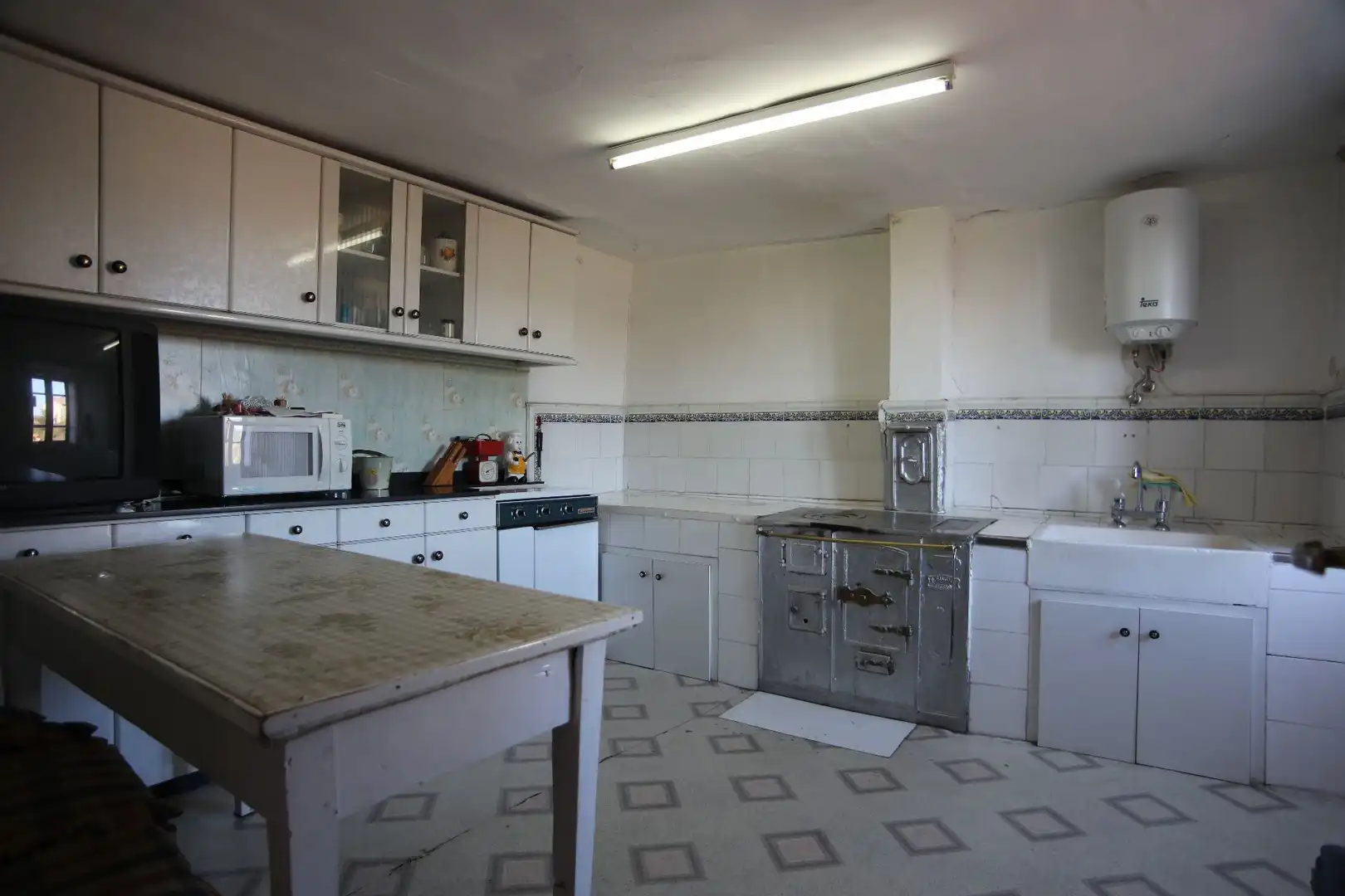 Küche von Country house zum Verkauf in Valdeprado del Río mit Privatgarten