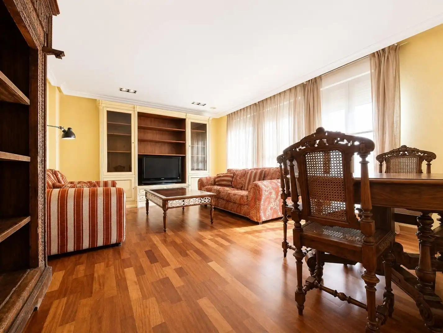 Wohnzimmer von Wohnung zur Miete in Elche / Elx mit Klimaanlage, Heizung und Parkett