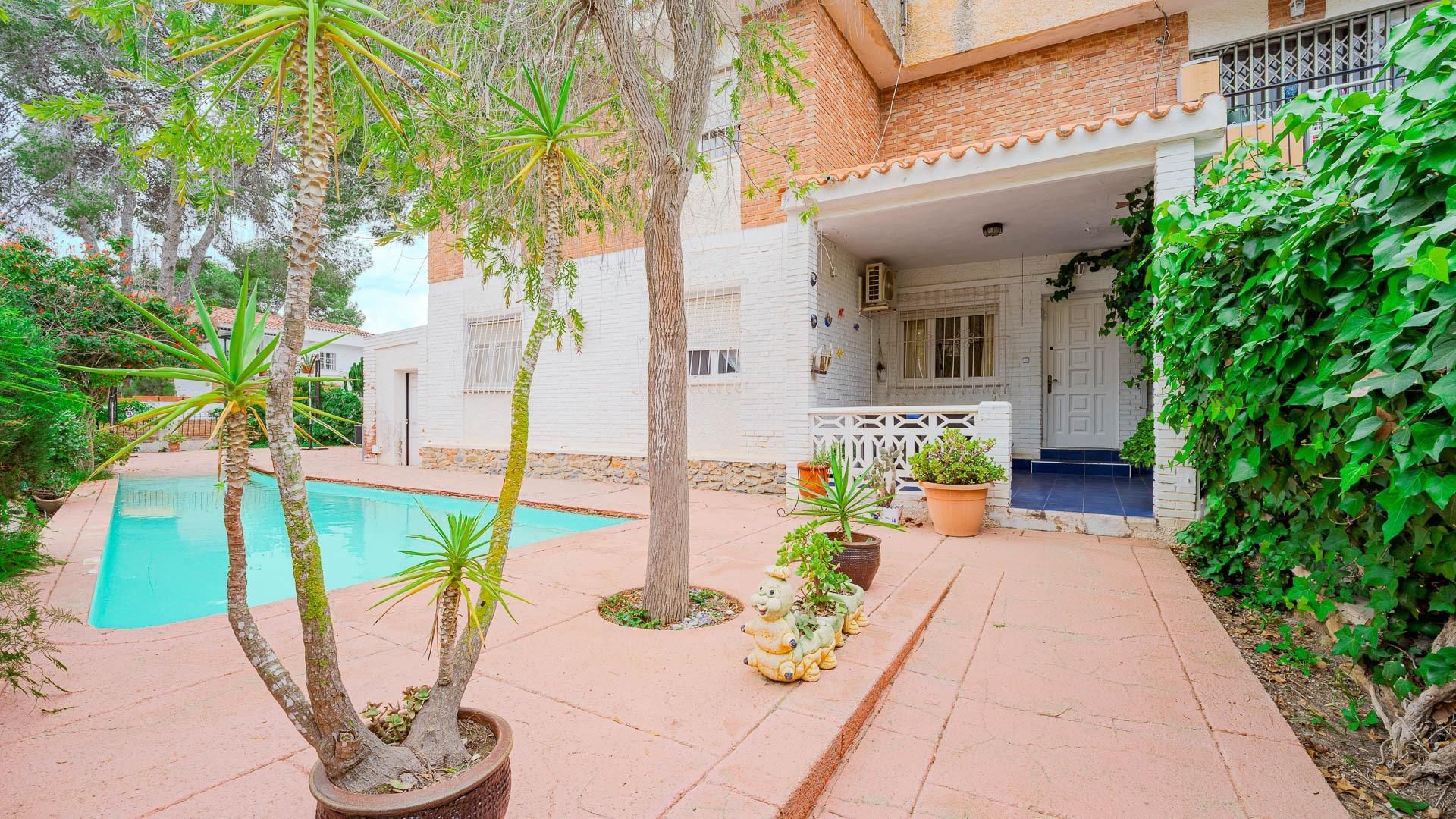 Piscina de Casa o xalet en venda en Pilar de la Horadada amb Jardí privat, Terrassa i Piscina