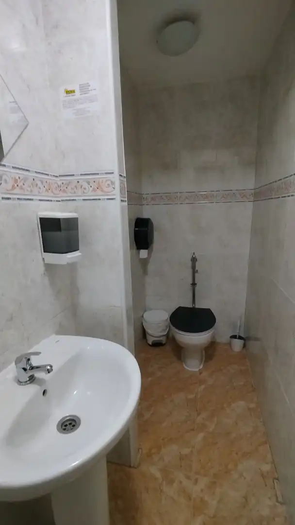 Baño de Local en venta en Azuqueca de Henares con Aire acondicionado, Calefacción y Terraza