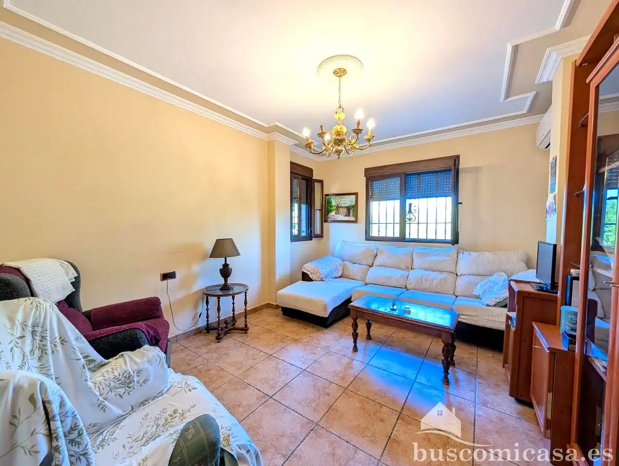 Sala d'estar de Casa o xalet en venda en Linares amb Aire condicionat, Jardí privat i Terrassa