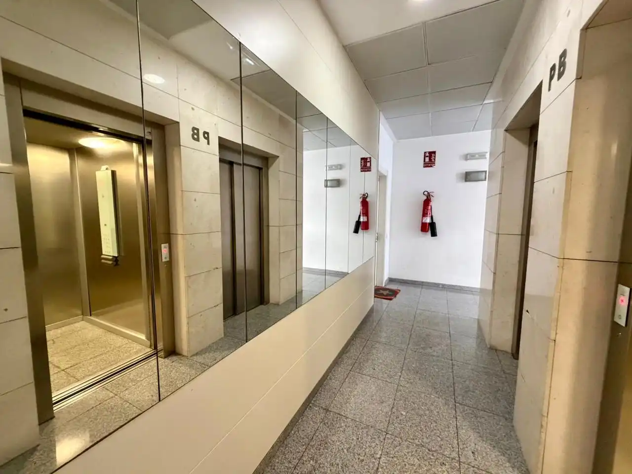 Piso en venta en Montcada i Reixac con Aire acondicionado, Calefacción y Parquet
