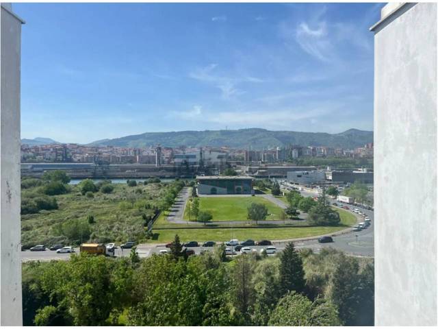 Piso en Venta en Calle Calle Langileria 60, Lamiako-Txopoeta, Leioa en Améscoa Baja