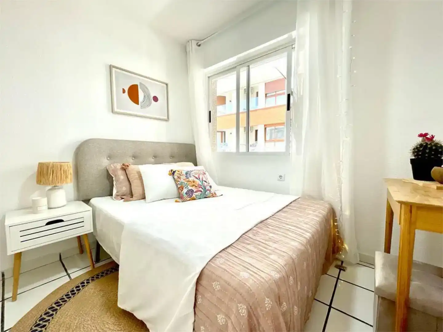 Schlafzimmer von Wohnungen zur Miete in Torrevieja mit Klimaanlage, Schwimmbad und Balkon
