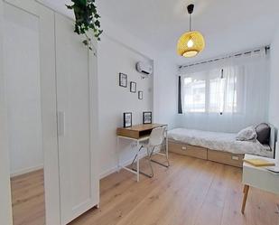 Bedroom of Flat to share in Parla  with Heating