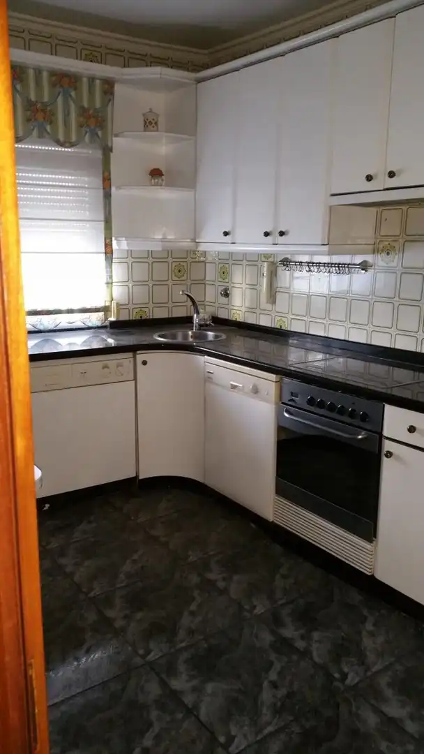 Cuina de Casa o xalet en venda en Miranda de Ebro amb Traster