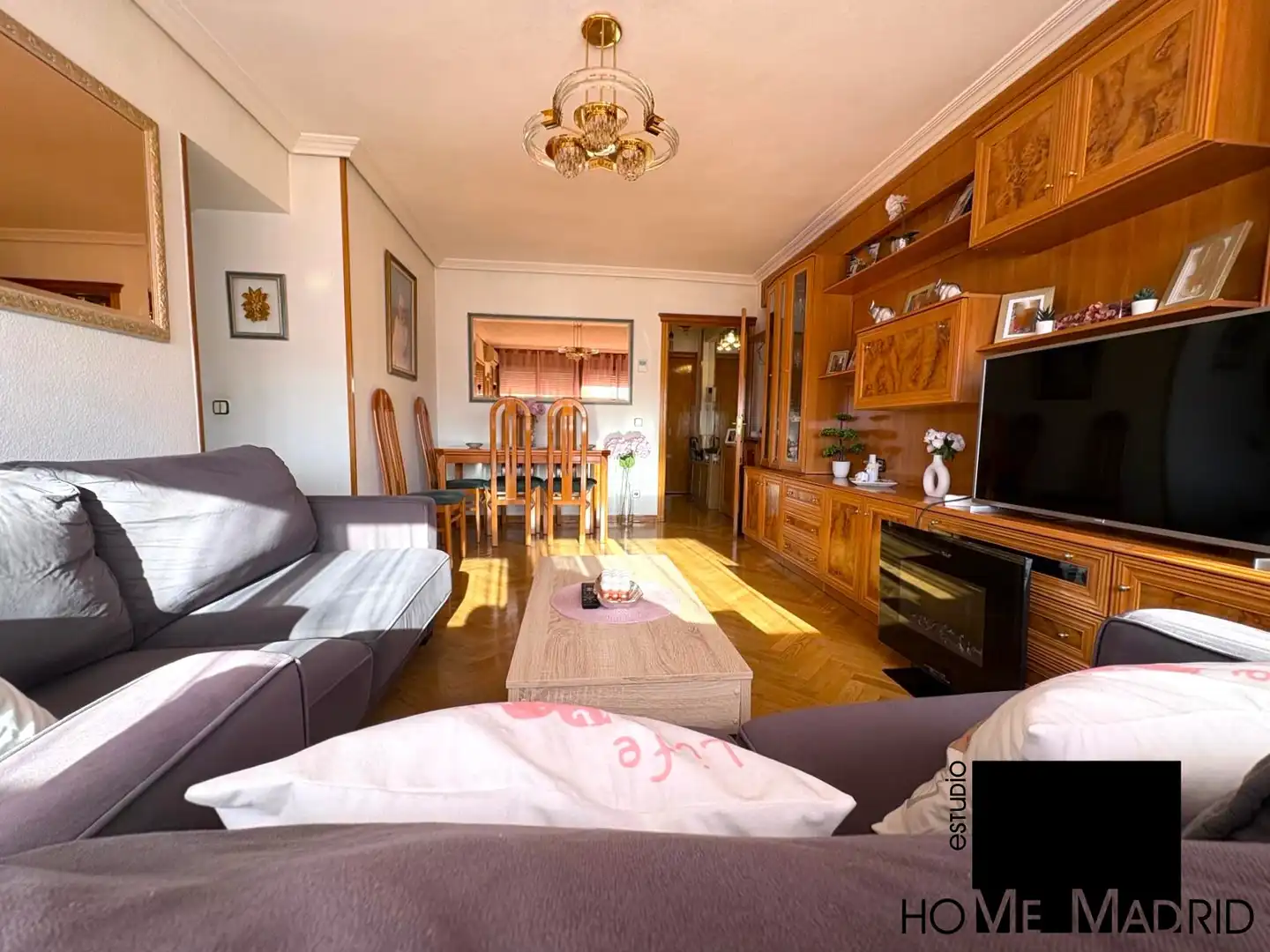 Living room of Flat for sale in Madrid  with Air Conditioner, Heating and Parquet flooring