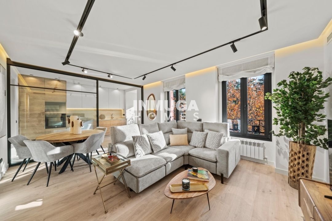 Flat for sale in Cuesta de San Vicente, Palacio