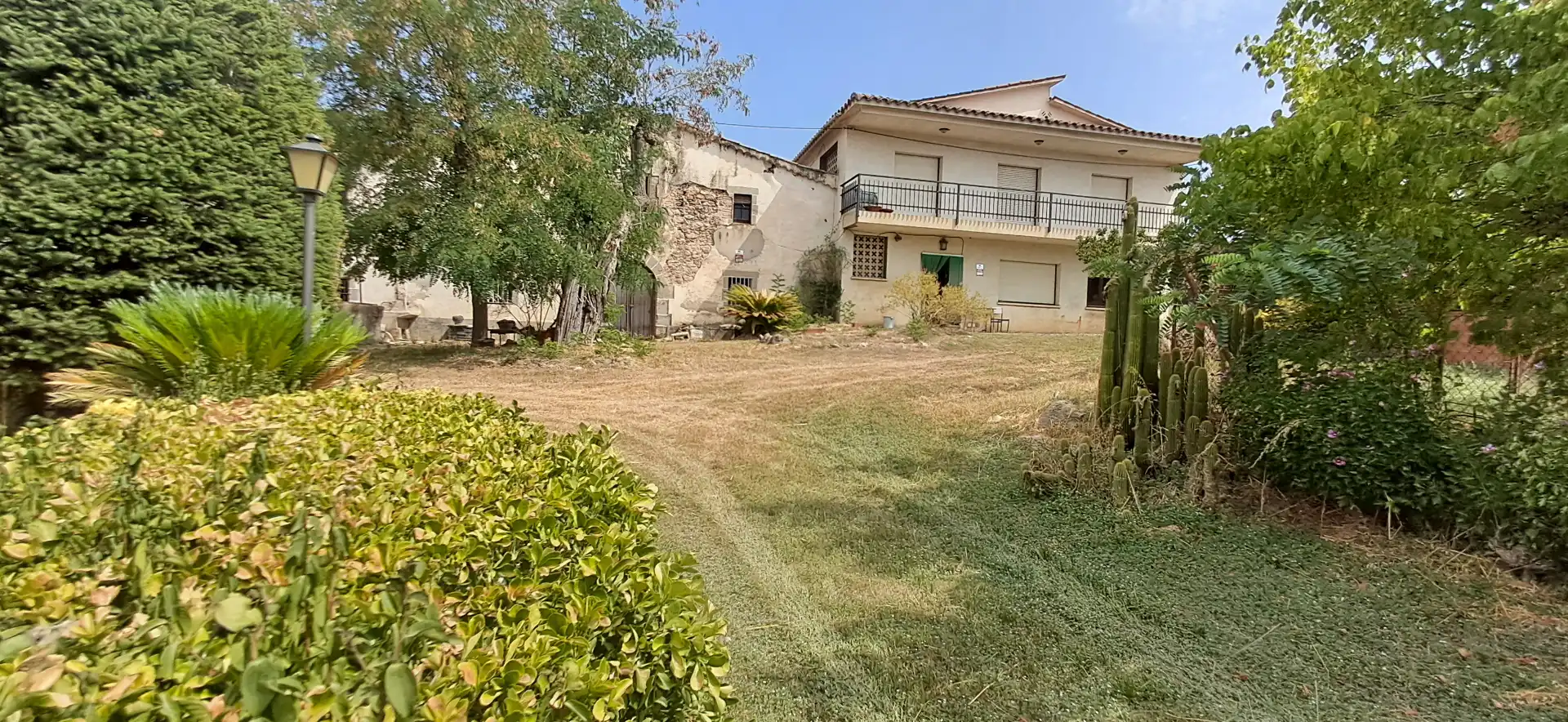 Casa rústica amb terrassa en venda a Carrer de Sant Pere 67