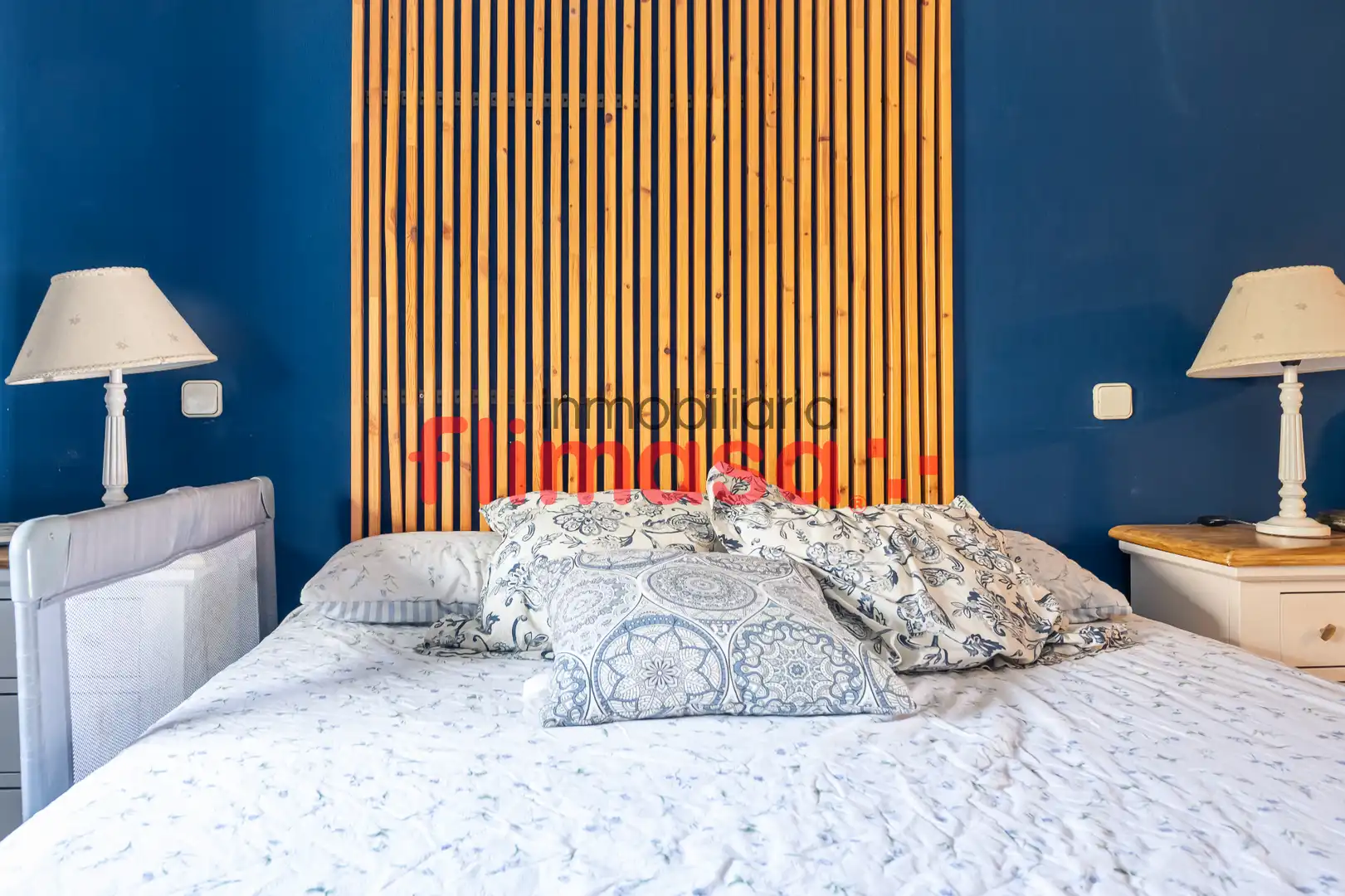 Habitación de Casa adosada en venta en Villaviciosa de Odón con Aire acondicionado, Calefacción y Jardín privado
