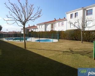 Swimming pool of Flat for sale in Cigales  with Terrace and Balcony