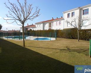 Piscina de Pis en venda en Cigales amb Terrassa i Balcó