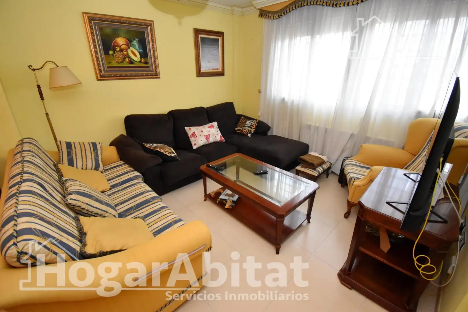 Sala d'estar de Casa adosada en venda en Almazora / Almassora amb Aire condicionat, Calefacció i Terrassa