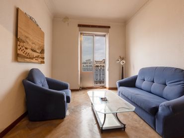 Flat with balcony for sale in Calle del Tutor