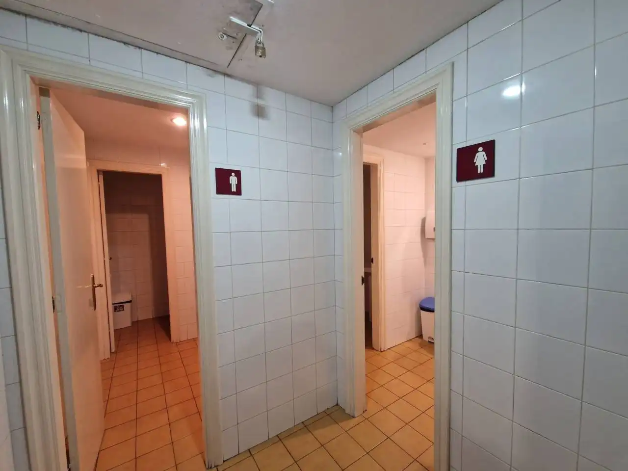Badezimmer von Büro zum Verkauf in Bilbao  mit Klimaanlage und Heizung
