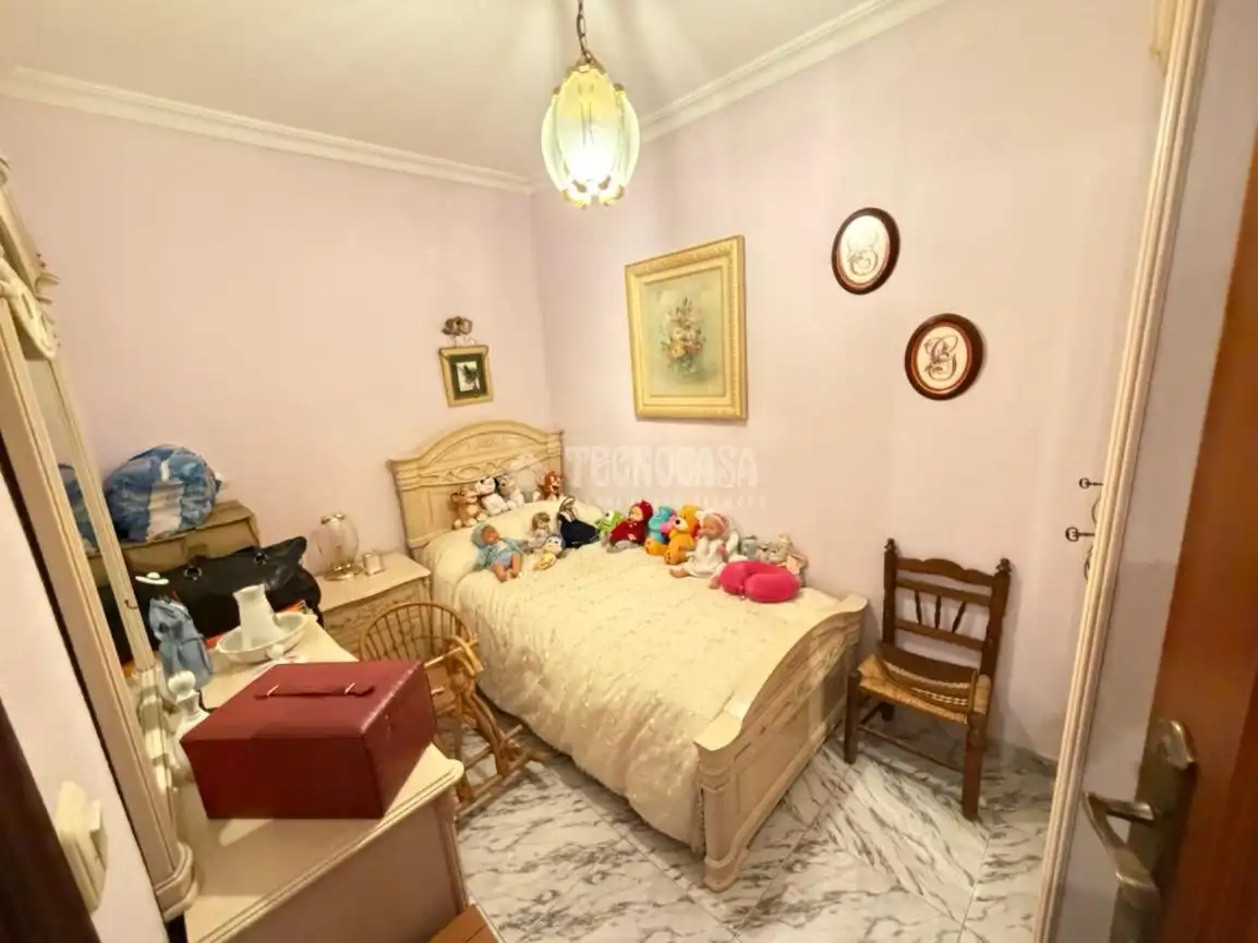 Bedroom of Flat for sale in Sevilla  with Air Conditioner
