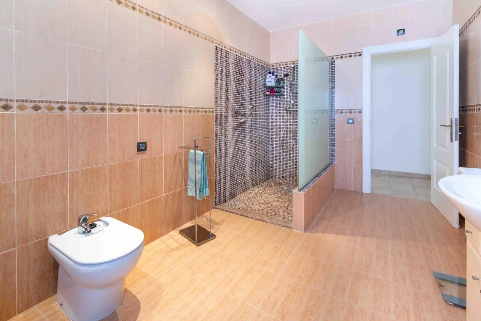 Bany de Casa o xalet en venda en L'Alfàs del Pi amb Terrassa, Piscina i Moblat