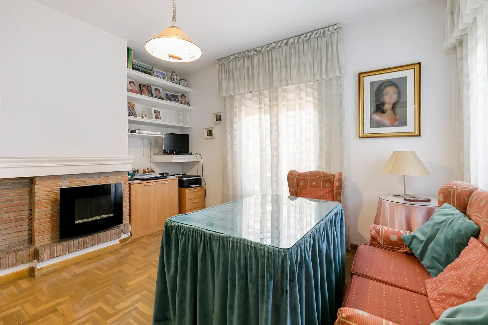 Sala d'estar de Casa o xalet en venda en Granada amb Aire condicionat, Calefacció i Jardí privat
