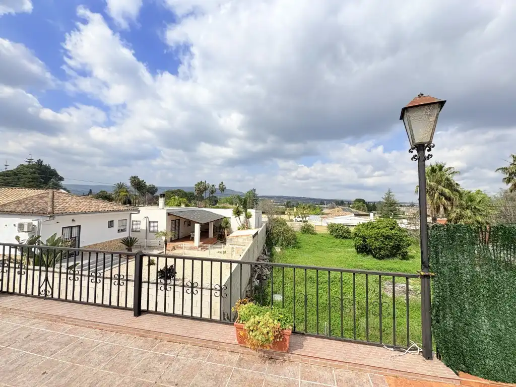 Vista exterior de Casa o chalet en venta en Valencia