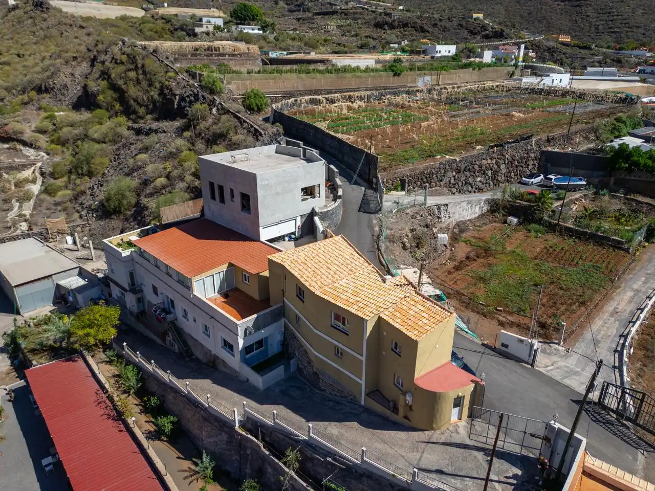 Vista exterior de Finca rústica en venda en Santiago del Teide amb Jardí privat i Terrassa