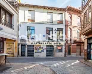 Vista exterior de Casa o xalet en venda en León Capital  amb Terrassa