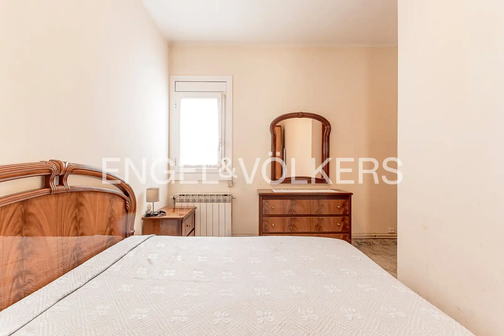 Schlafzimmer von Wohnung zum Verkauf in Barcelona mit Heizung und Balkon