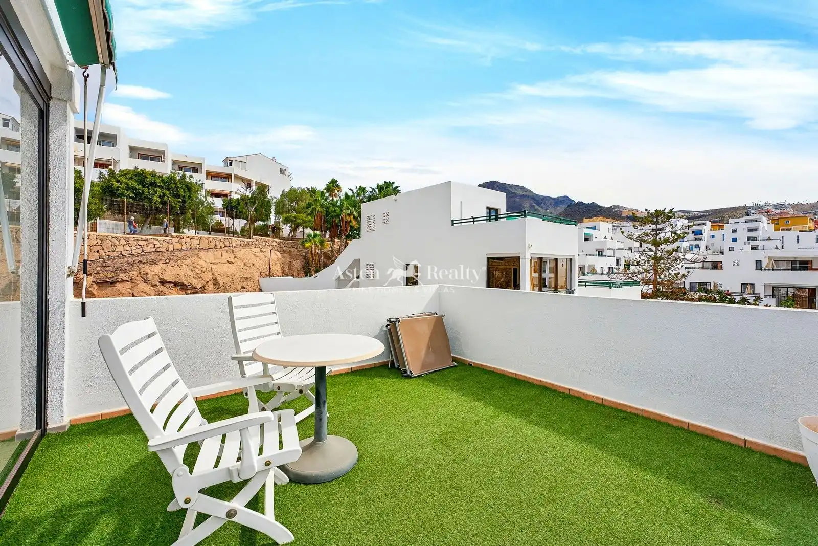 Vista exterior de Apartamento en venta en Adeje con Terraza, Piscina y Amueblado